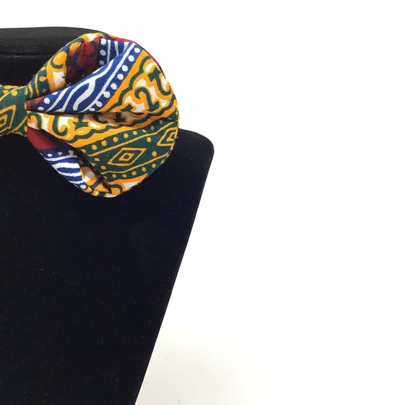 Aztec Graphic Handcrafted Bow Tie - Picture 5 of 13